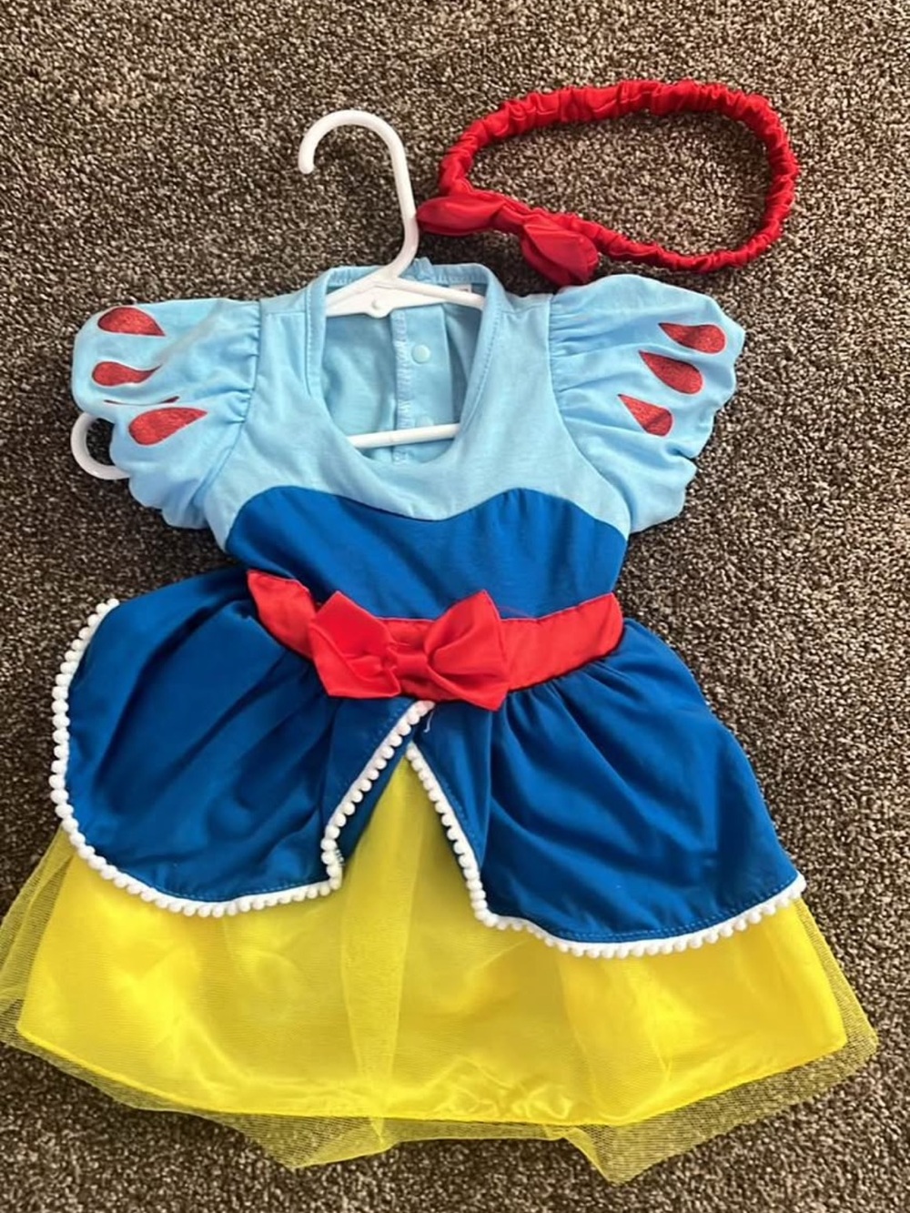 Baby Snow White Princess Costume 9-12 months, worn once